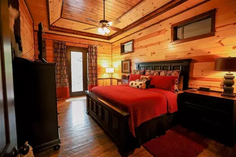 Bedroom - 12 Pine Bluff Rd, Broken Bow, OK 74728 photo 2 of 10