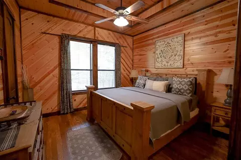 Bedroom - 12 Pine Bluff Rd, Broken Bow, OK 74728 photo 8 of 10