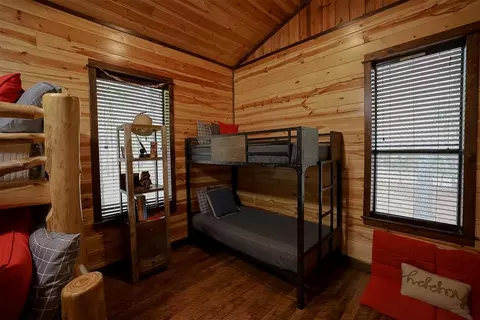 Bedroom - 12 Pine Bluff Rd, Broken Bow, OK 74728 photo 9 of 10