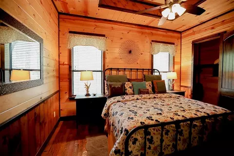 Bedroom - 12 Pine Bluff Rd, Broken Bow, OK 74728 photo 3 of 10