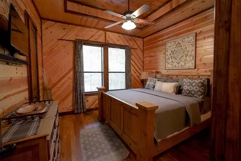 Bedroom - 12 Pine Bluff Rd, Broken Bow, OK 74728 photo 7 of 10
