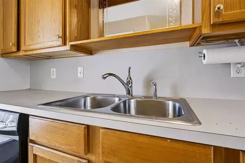 Kitchen - 1224 Briar Patch Way, Norman, OK 73071 photo 4 of 4