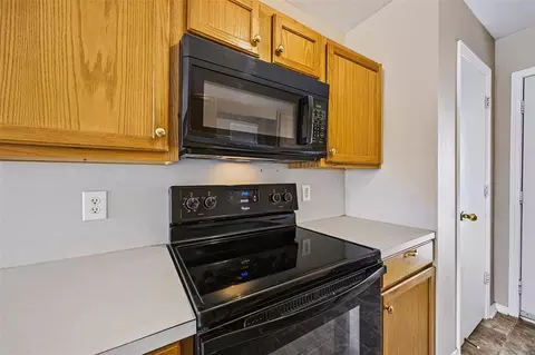 Kitchen - 1224 Briar Patch Way, Norman, OK 73071 photo 3 of 4