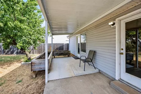 Exterior - 1224 Briar Patch Way, Norman, OK 73071 photo 4 of 5