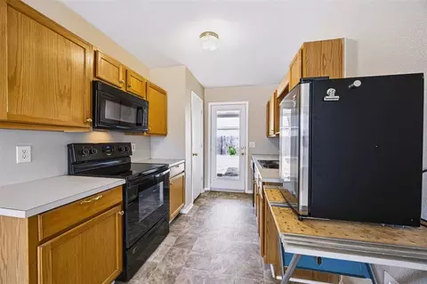 Kitchen - 1224 Briar Patch Way, Norman, OK 73071 photo 2 of 4