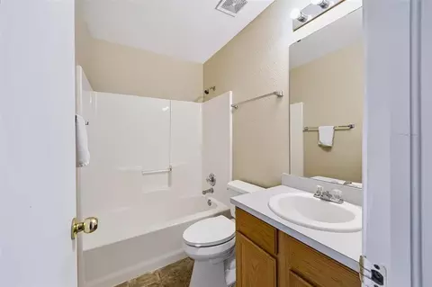 Bath - 1224 Briar Patch Way, Norman, OK 73071 photo 1 of 4