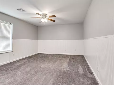 Bedroom - 20040 Timberidge Rd, Harrah, OK 73045 photo 1 of 9