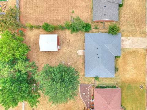 View/Area - 20040 Timberidge Rd, Harrah, OK 73045 photo 5 of 5