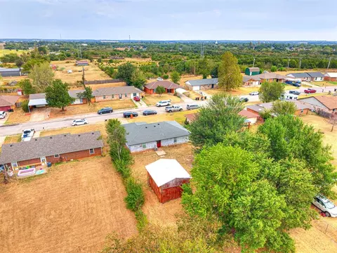 View/Area - 20040 Timberidge Rd, Harrah, OK 73045 photo 4 of 5