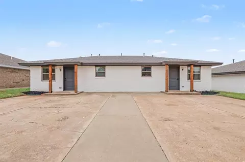116 N Mckenzie Street Apt 116 118 St #116 + 118, Weatherford, OK 73096