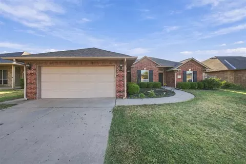 7316 Winding Meadow Ln, Oklahoma City, OK 73132