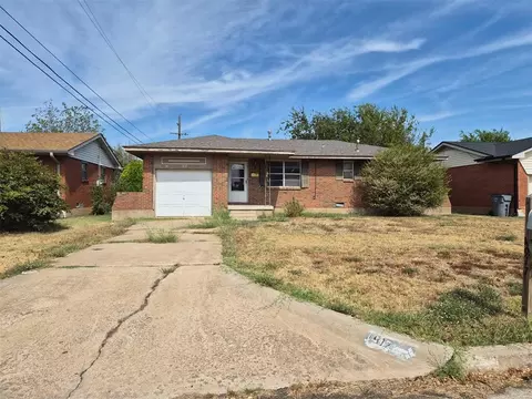 4917 NW Lindy Ave, Lawton, OK 73505