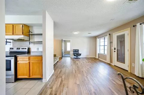Living - 607 N Bock St, Broken Bow, OK 74728 photo 3 of 5