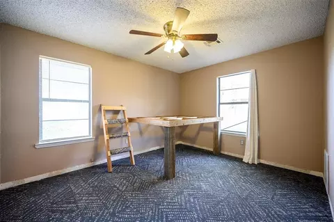 Bedroom - 607 N Bock St, Broken Bow, OK 74728 photo 7 of 9