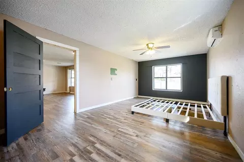 Bedroom - 607 N Bock St, Broken Bow, OK 74728 photo 2 of 9
