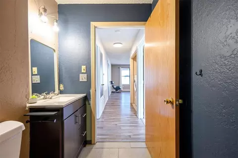 Entry Way - 607 N Bock St, Broken Bow, OK 74728 photo 1 of 3
