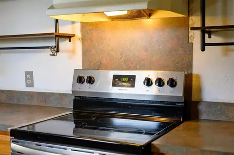 Kitchen - 607 N Bock St, Broken Bow, OK 74728 photo 4 of 4