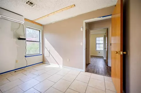 Bedroom - 607 N Bock St, Broken Bow, OK 74728 photo 4 of 9