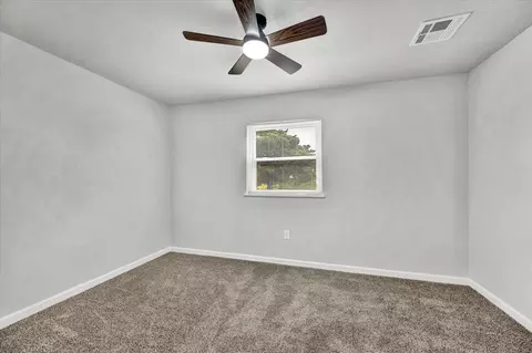 Bedroom - 329131 E Lincoln St, Harrah, OK 73045 photo 3 of 6