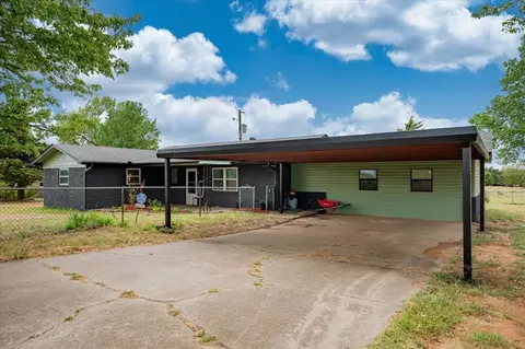 Exterior - 329131 E Lincoln St, Harrah, OK 73045 photo 2 of 2
