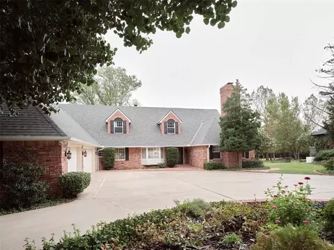 6004 Muirfield Dr, Edmond, OK 73025