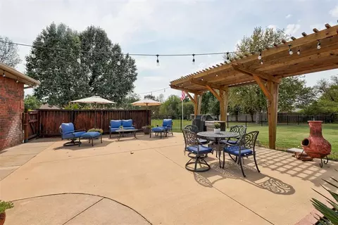 Exterior - 1119 Mockingbird Rd, Guthrie, OK 73044 photo 4 of 11