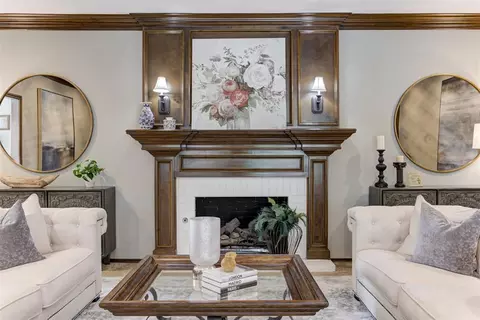 Living - 1119 Mockingbird Rd, Guthrie, OK 73044 photo 4 of 7