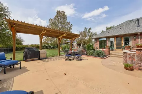 Exterior - 1119 Mockingbird Rd, Guthrie, OK 73044 photo 5 of 11