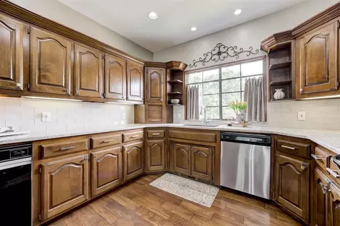 Kitchen - 1119 Mockingbird Rd, Guthrie, OK 73044 photo 3 of 4