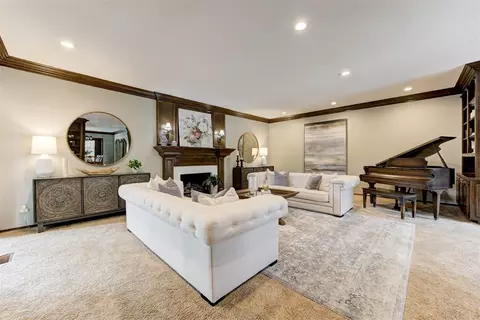 Living - 1119 Mockingbird Rd, Guthrie, OK 73044 photo 2 of 7