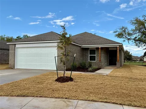 10005 SW 37th St, Mustang, OK 73064