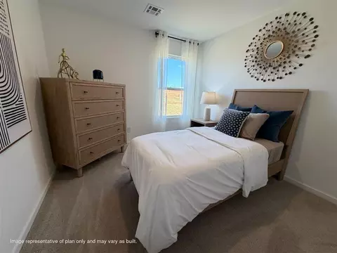Bedroom - 10024 Blackjack Rd, Yukon, OK 73099 photo 3 of 3