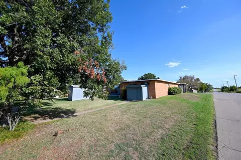 Exterior - 17 Hillcrest St, Perry, OK 73077 photo 3 of 3