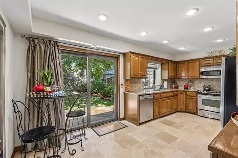 Kitchen - 4 Windbrook Sq, Norman, OK 73072 photo 1 of 5