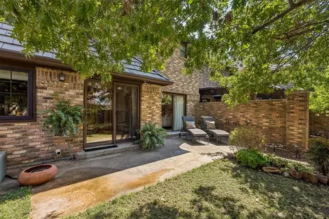 Exterior - 4 Windbrook Sq, Norman, OK 73072 photo 5 of 14