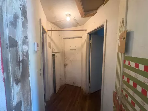 Entry Way - 929 N Patchin Ave, Shawnee, OK 74801 photo 2 of 2
