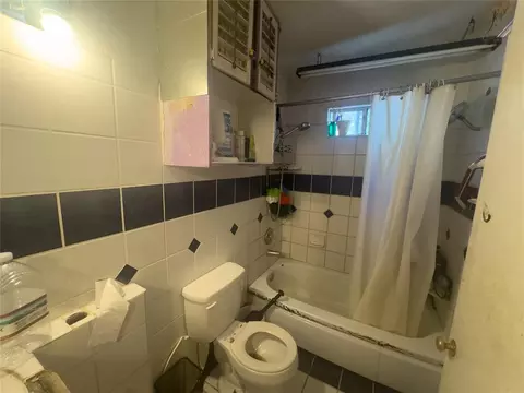 Bath - 929 N Patchin Ave, Shawnee, OK 74801 photo 1 of 2