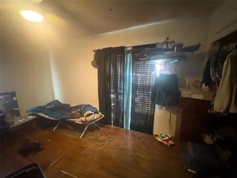 Bedroom - 929 N Patchin Ave, Shawnee, OK 74801 photo 2 of 2