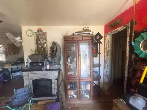 Living - 929 N Patchin Ave, Shawnee, OK 74801 photo 1 of 2