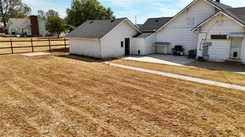 Exterior - 305 E Main St, Hydro, OK 73048 photo 4 of 4