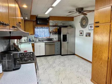 Kitchen - 305 E Main St, Hydro, OK 73048 photo 1 of 4