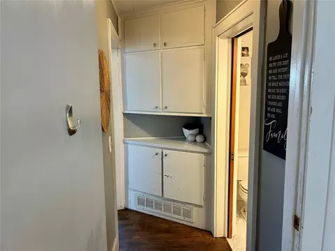 Entry Way - 305 E Main St, Hydro, OK 73048 photo 1 of 1