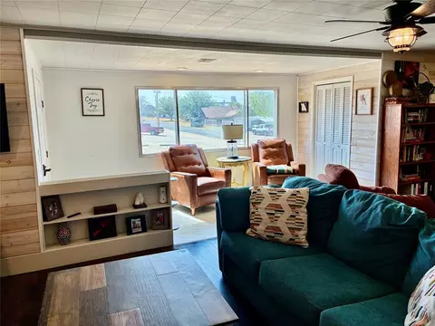 Living - 305 E Main St, Hydro, OK 73048 photo 5 of 7