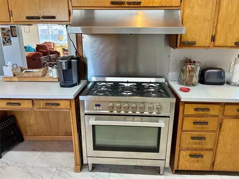 Kitchen - 305 E Main St, Hydro, OK 73048 photo 3 of 4