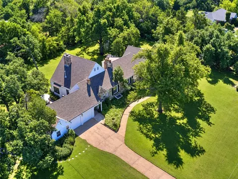 9 N Oakwood Dr, Forest Park, OK 73121