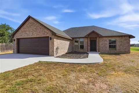 306 W 4th St, Duke, OK 73532