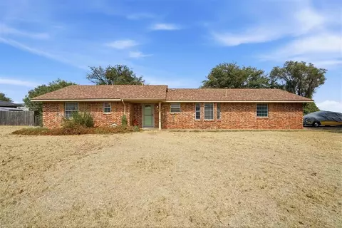 1329 Andy St, Altus, OK 73521
