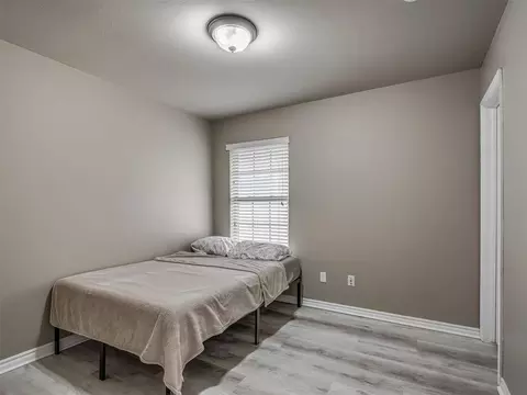 Bedroom - 604 SW 44th St, Moore, OK 73160 photo 3 of 3
