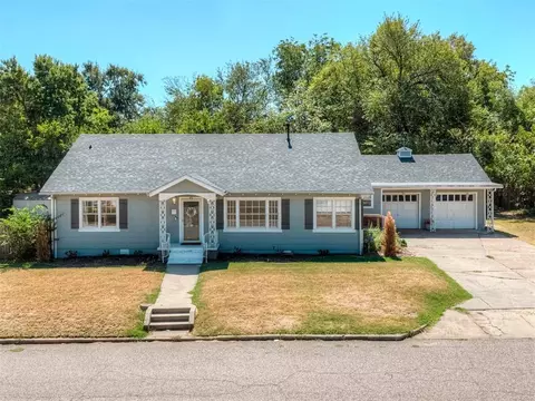 45 E Drummond St, Shawnee, OK 74801