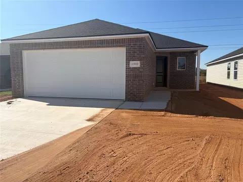 11910 SW 32nd St, Mustang, OK 73064